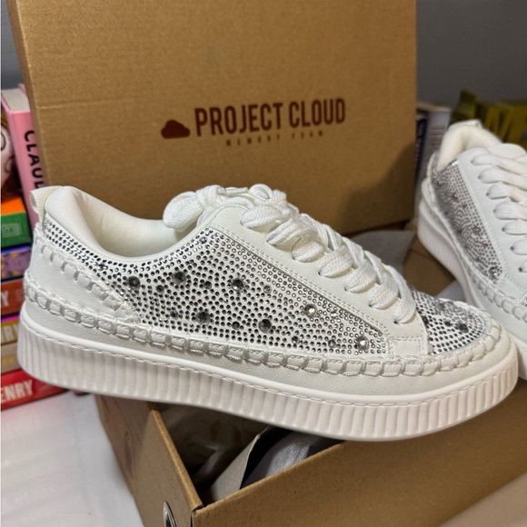 Project Cloud Women's White Sneakers - Picture 2 of 5